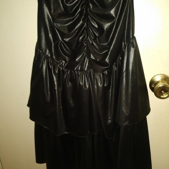 Women's dress - Picture 2 of 8